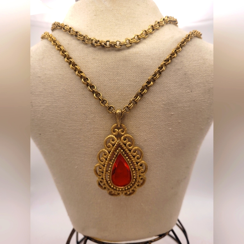 Avon Amber Teardrop Pendant Adjustable Necklace - Original Fitted Box